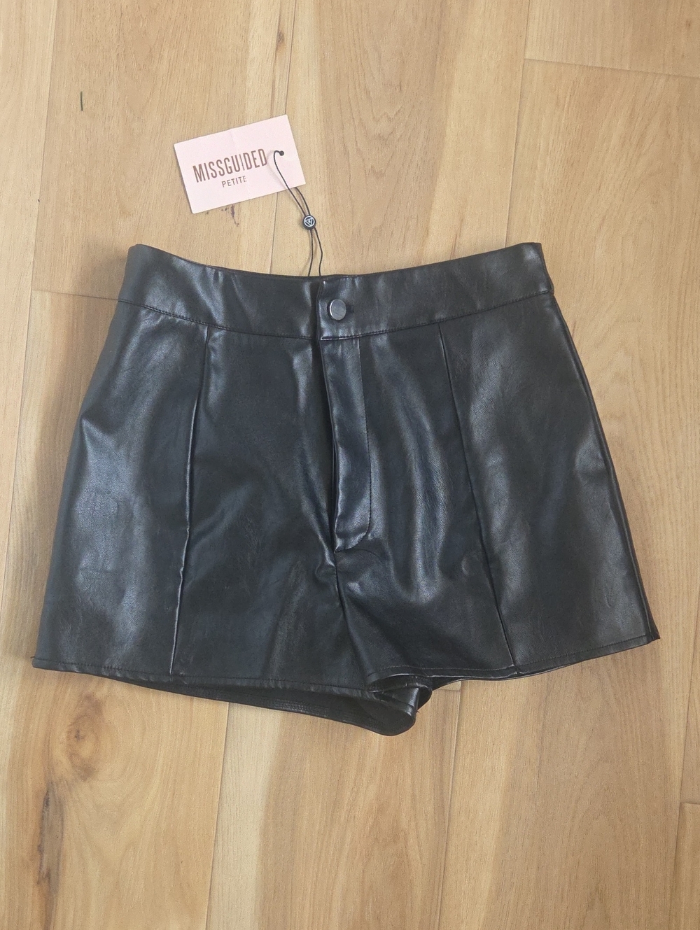 NWT MISS GUIDED vegan Leather Shorts Sz 4